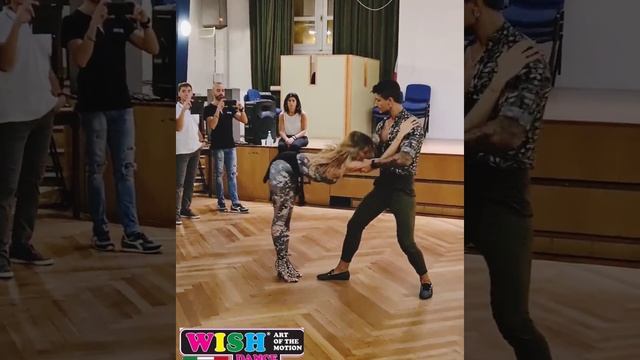 Salvatore y Silvia / Bachata Fusion / In my bed - Rotimi ft. Wale / Dj Manuel Citro Bachata Remix смотреть онлайн