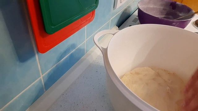Вкусное дрожжевое тесто которое не перекисает долго хранится смотреть онлайн