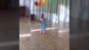 Детская песенка "Листики дубовые,листики кленовые"
