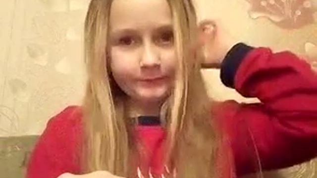 Девочка играет в игру 7 секунд удастся ли это сделать Узнаем когда посмотрим так что смотрим оу смотреть онлайн