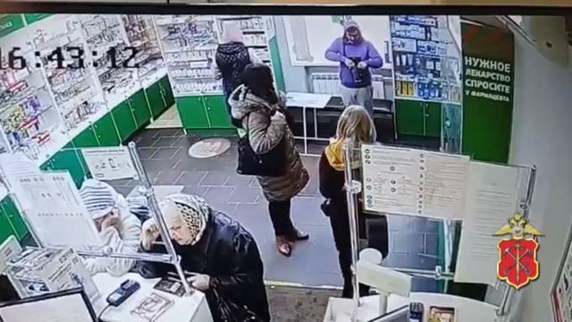 В Санкт-Петербурге сотрудниками полиции задержан семейный тандем карманников-гастролёров