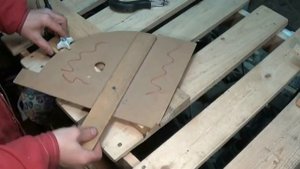Торцевать ручной циркуляркой. Clip edge with circular saw. Версии каналов "AlfFisher"и"Vladimir S"