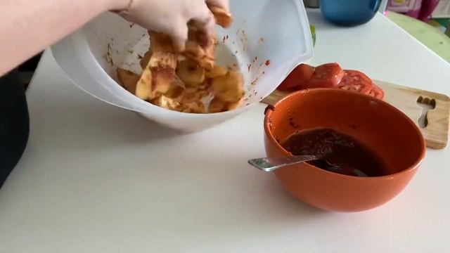 Сочная, мягкая, легко отделяется от кости, просто таит во рту ? Курица в духовке. Как запечь курицу