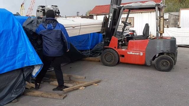 Приобрел прицеп. Длина 3.6 ширина 1.8. Начинаю активно использовать.