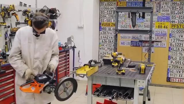 Доктор дью заводит бензоболгарку под хардбасс 1 час смотреть онлайн