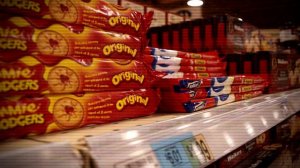 176 Уровень закулисья/The Backrooms/ ''Самовосполняющиеся полки''