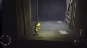 Я оказался маленьким и жёлтым мальчиком, что мне делать???? В игре (Little nightmares)