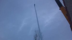 Дымоходная труба длинной в 15 метров- установка дымоходной трубы краном.