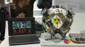 Робот Infineon собрал кубик Рубика всего за 0,637 секунду