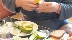 Бутерброды с авокадо ?