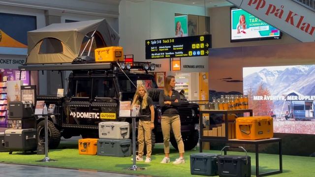 Stockholm Central Station: Busy Friday Afternoon Walk смотреть онлайн