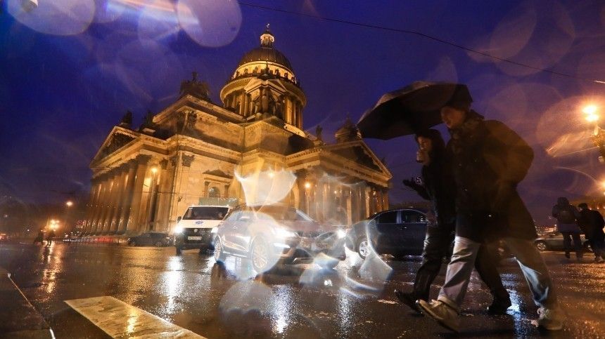 Жители Петербурга страдают от последствий погодных аномалий