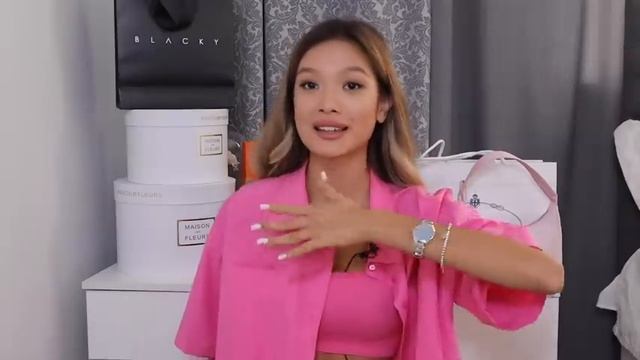 Что мне подарили на 18 лет? || Распаковка подарков смотреть онлайн