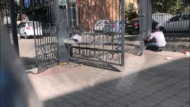 Установка автоматики для ворот от начала и до конца за 2 минуты.