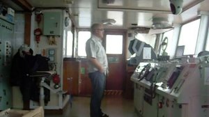 И пусть качает, качает волна морская...