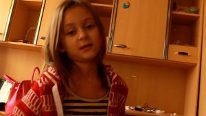 Маленькая девочка о будущем муже.mp4