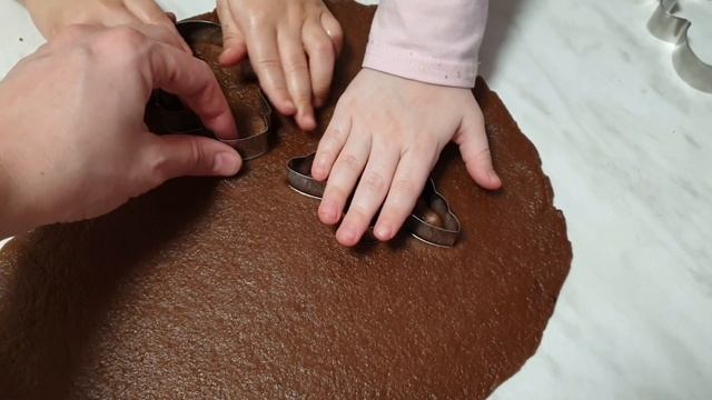 Готовим новогодние пряники. Подготовка к Рождеству Христову смотреть онлайн