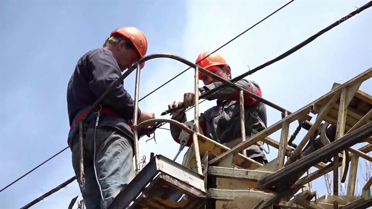 В освобожденном Мариуполе начали централизованную ...оды в дома и частично наладили электроснабжение