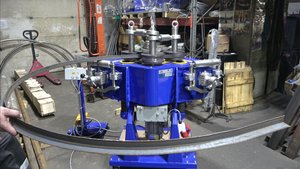 Гнем стальной уголок на 3-х роликовом профилегибе 3RE-80 производства БМК