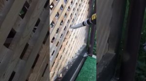 Чистка сухим льдом деревянной беседки