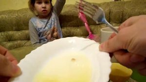 Как выжать сок цитрусовых без соковыжималки .