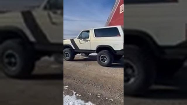 1984 Ford Bronco XLT смотреть онлайн