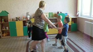 Подвижная игра  "Скачет зайка..."