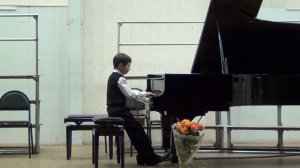 ''Шествие Царя-Гороха'', исполняет Егор Путилин