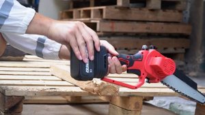 Аккумуляторная цепная пила ONEVAN