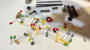 Купил на Али набор Arduino Uno R3 закачал скетч и программа работает