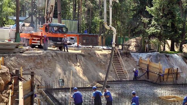 Заливка бетонной смеси на объекте ВИЛЛА ВИТА смотреть онлайн