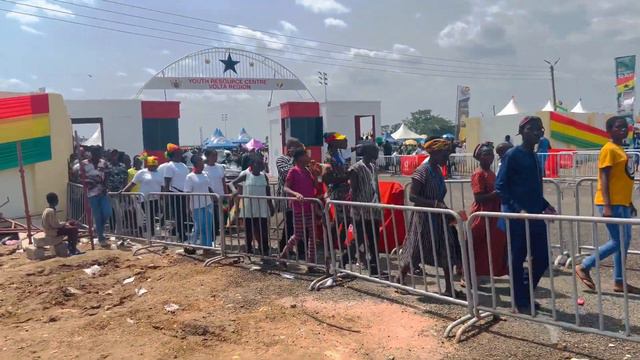 [4K] VOLTA WOMEN 😍, See what happened after the parade in volta 2023, Stroll in 4K. смотреть онлайн