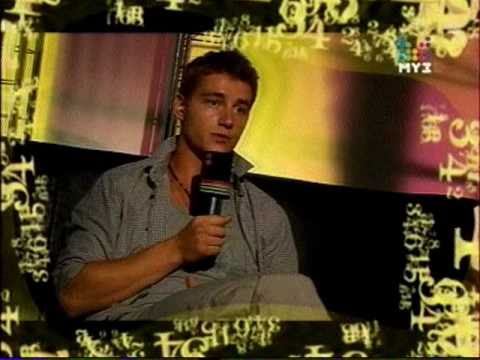 "Звёзды зажигают" на МУЗ-ТВ смотреть онлайн