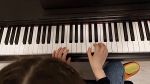 Три гаммы для начинающих играть на фортепиано