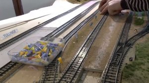 Ballasting of track with integrated roadbed - Detailed guide DIY