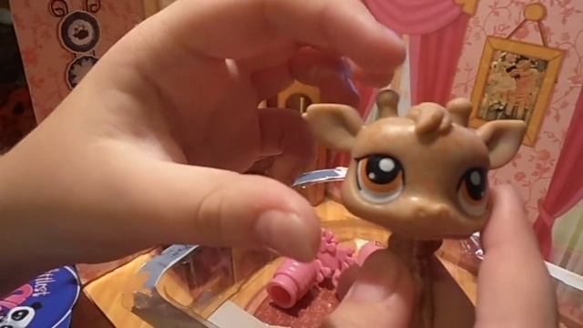 Распаковка LPS Littlest Pet Shop новых Пэтов: Жираф-стоячка и ящерица с аксессуаром (Подделки) смотреть онлайн