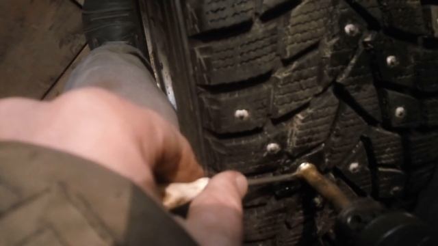 КАК ВСТАВИТЬ РЕМОНТНЫЕ ШИПЫ ОШИПОВКА самостоятельно WINTER RUBBER PADDING In 5 Seconds Repair Spike