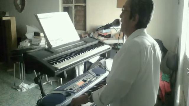 SMOKE GETS IN YOUR EYES ....JEROME KERN & OTTO HARBACH . смотреть онлайн