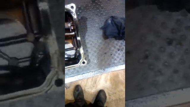 Матиз 0,8л. течь масла по двигателю.
