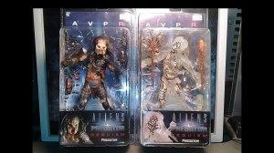 Trophy chase! Wolves Predators by Neca (Unmasked with closed mouth + Half stelth SDCC 2008 excl.).