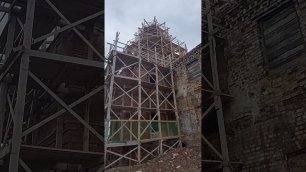 Стены Успенского Далматовского монастыря....