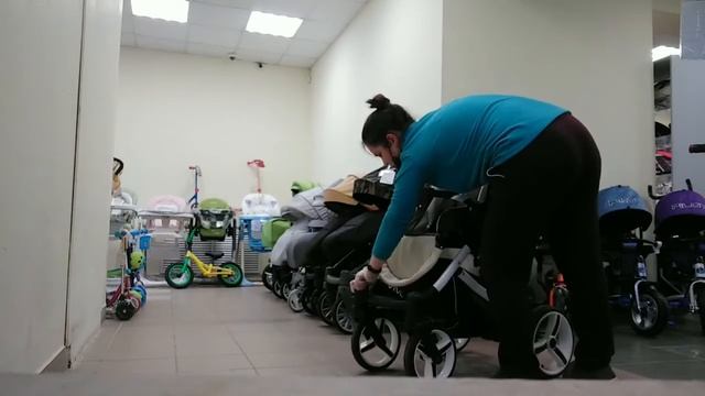 Прогулочная коляска Aro Team Loydi смотреть онлайн