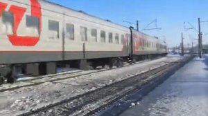 ЧС4т с пассажирским поездом