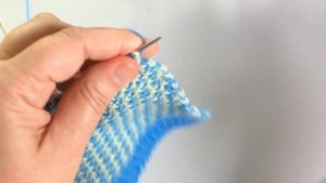 Узор для детской шапочки / Мозаичная техника вязания / Вязание спицами.