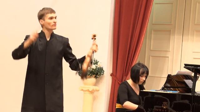 N.Paganini Rondo "La Campanella". Lev Solodovnikov (Лев Солодовников - скрипка)