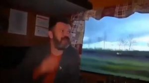 Мужик сделал комнату в виде купе в поезде.