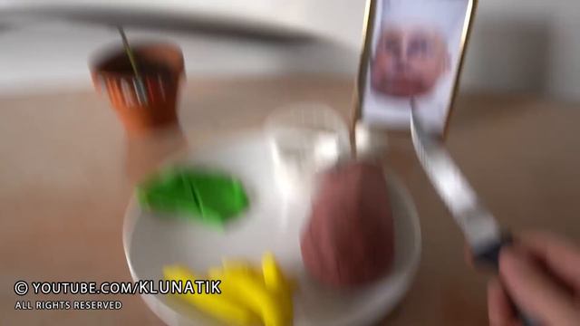 EATING EDIBLE PLAY-DOH FOOD! - KLUNATIK (2019) - 粘土, пластилин, pâte à modeler mangeant, 橡皮泥 смотреть онлайн