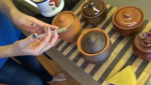 Как запечатать воском горшочек с мёдом? И как его потом открыть? смотреть онлайн