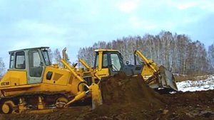 Сравнение работы бульдозеров ЕС10 и Komatsu D65