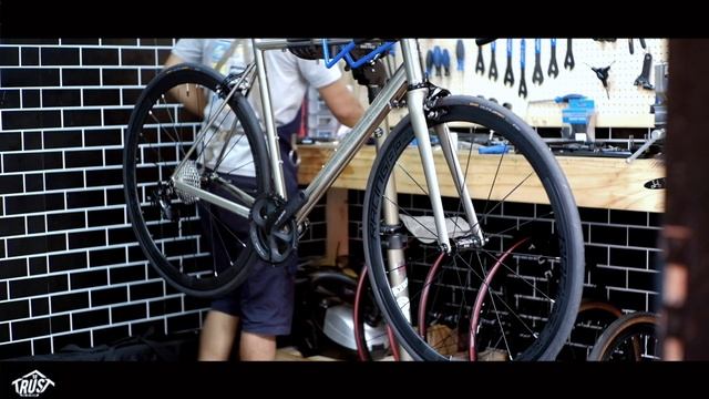 BUILD A BIKE || ROADBIKE TSUNAMI CR-03 смотреть онлайн